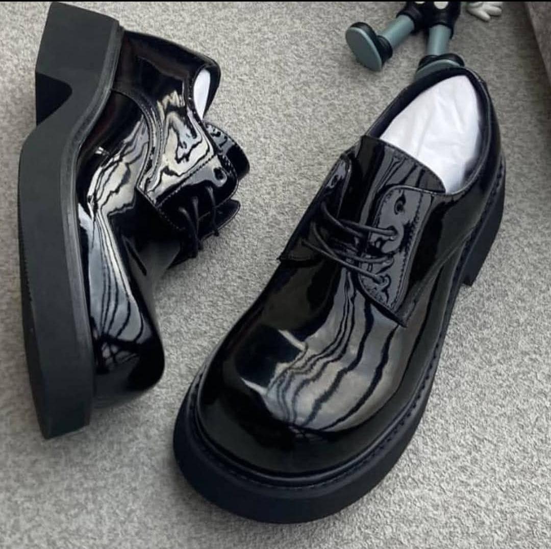BALENCIAGA corporate shoe